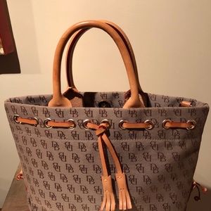 Dooney & Bourke